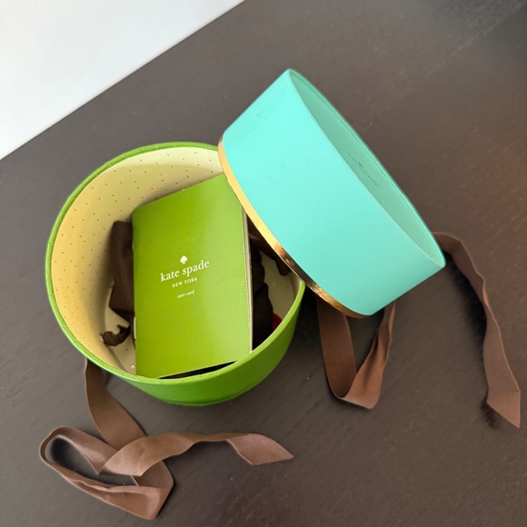 [Near Mint] Authentic Kate Spade Crystal Necklace, Tag, Care Card in Gift Box - Picture 5 of 7